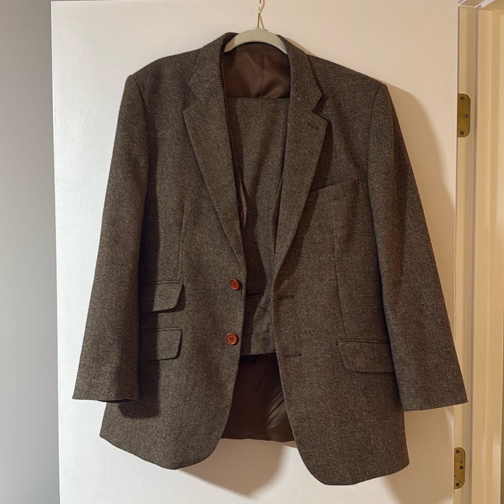 3 piece Men’s brown Tweed suit Wool blend